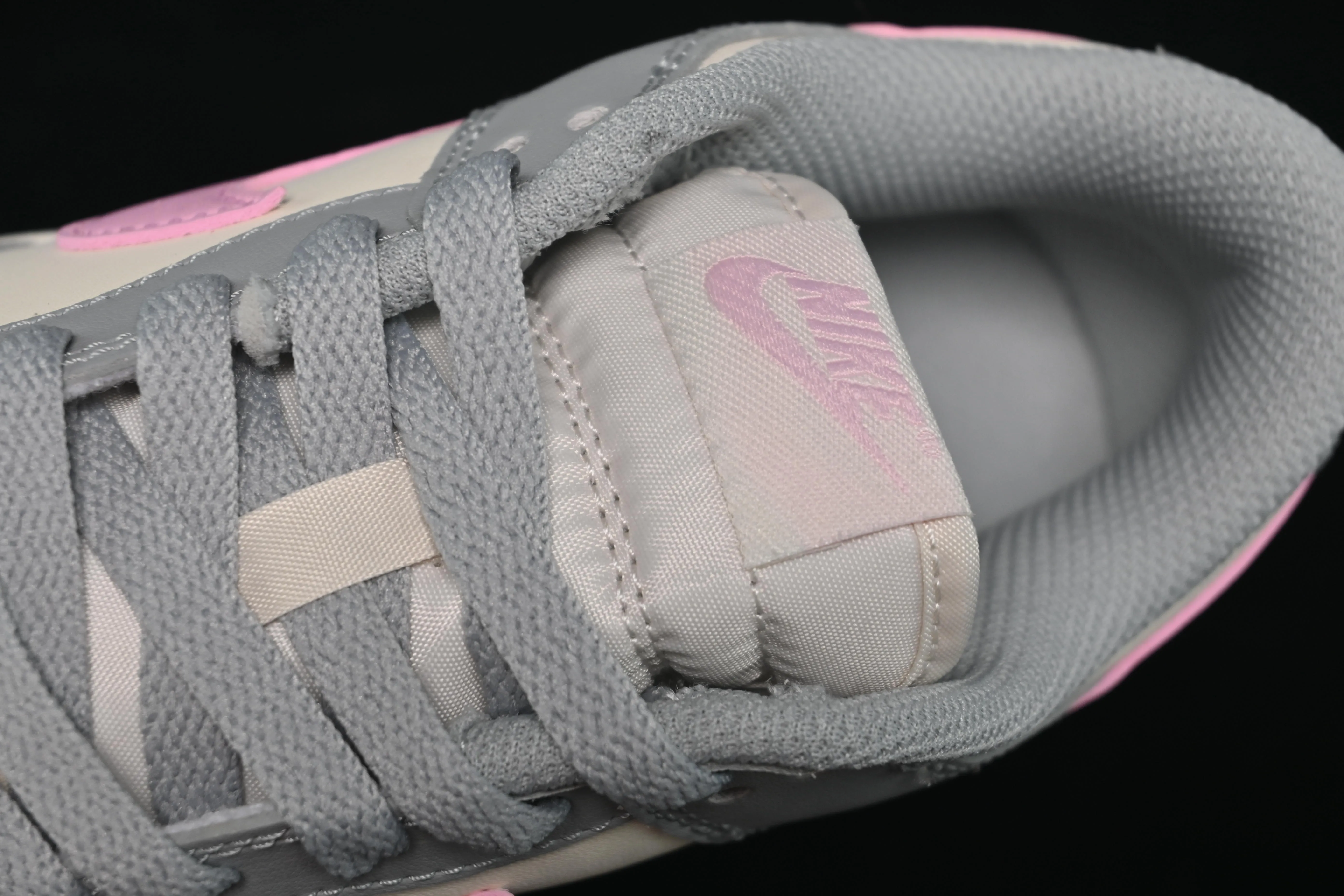 All categories Nk SB Dunk series Nk SB Dunk Low low-top sneakers Nike SB Dunk Low gray pink low-top casual sneakers DD1873-002